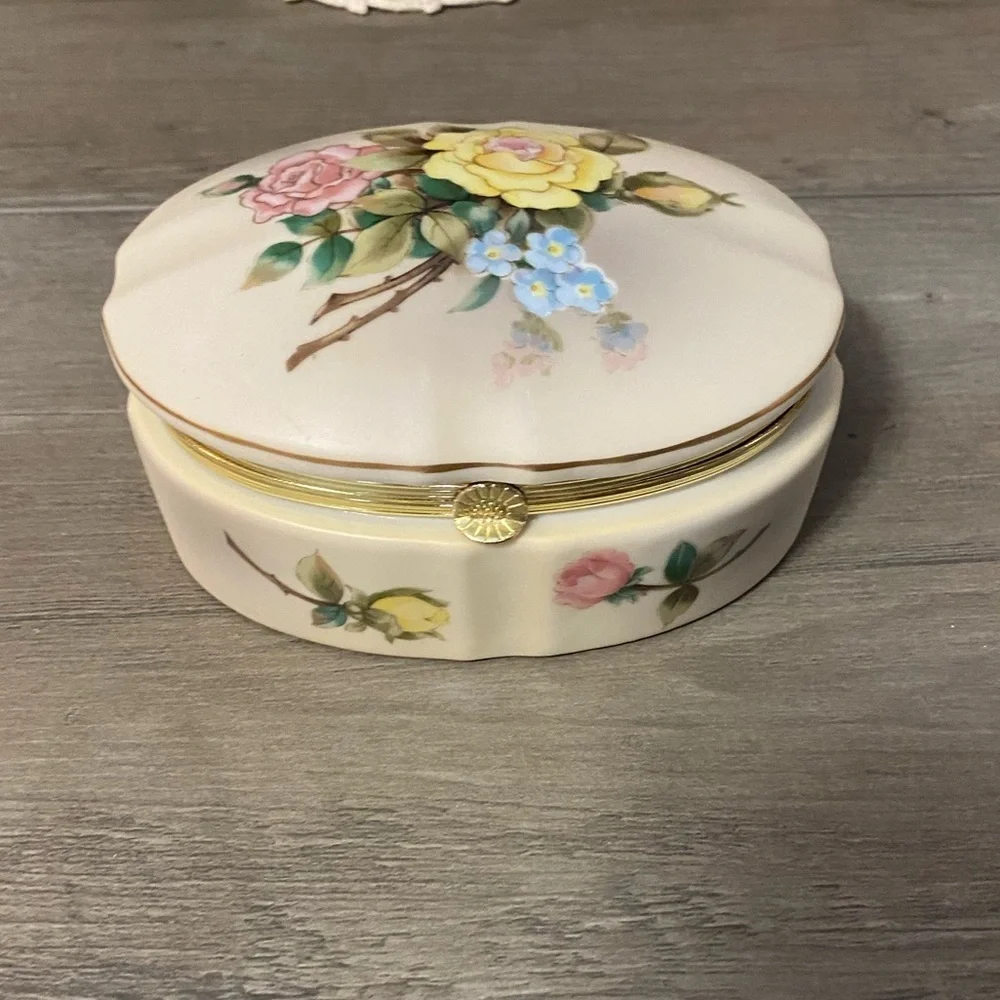 Vintage Victorian Garden, Victorian Rose porcelain trinket box